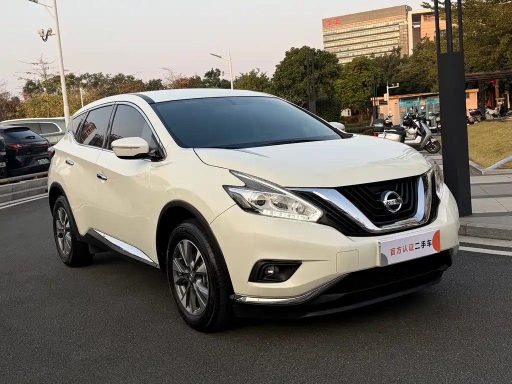 NISSAN LOULAN