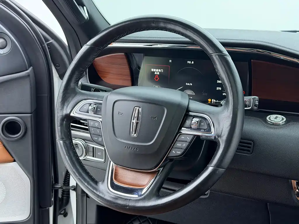 Lincoln Navigator — миниатюра 13