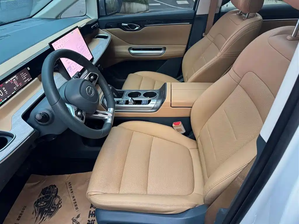 GAC Motor Trumpchi E8 PHEV — миниатюра 4