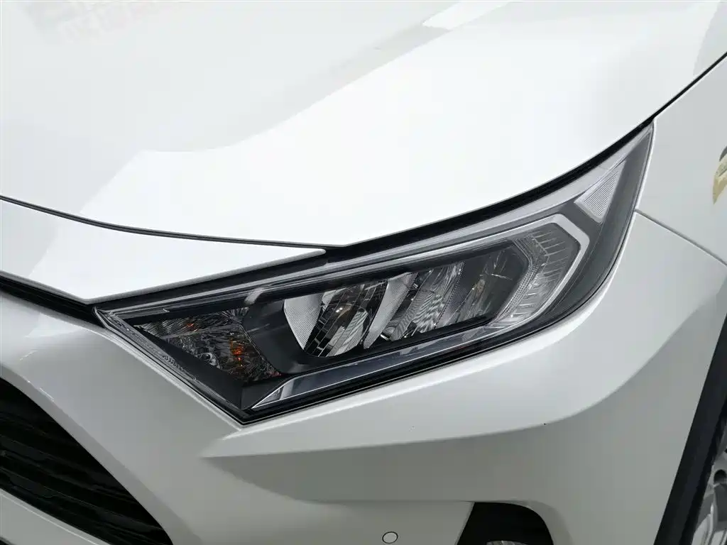 Toyota RAV4 2021 2.0L CVT PLUS