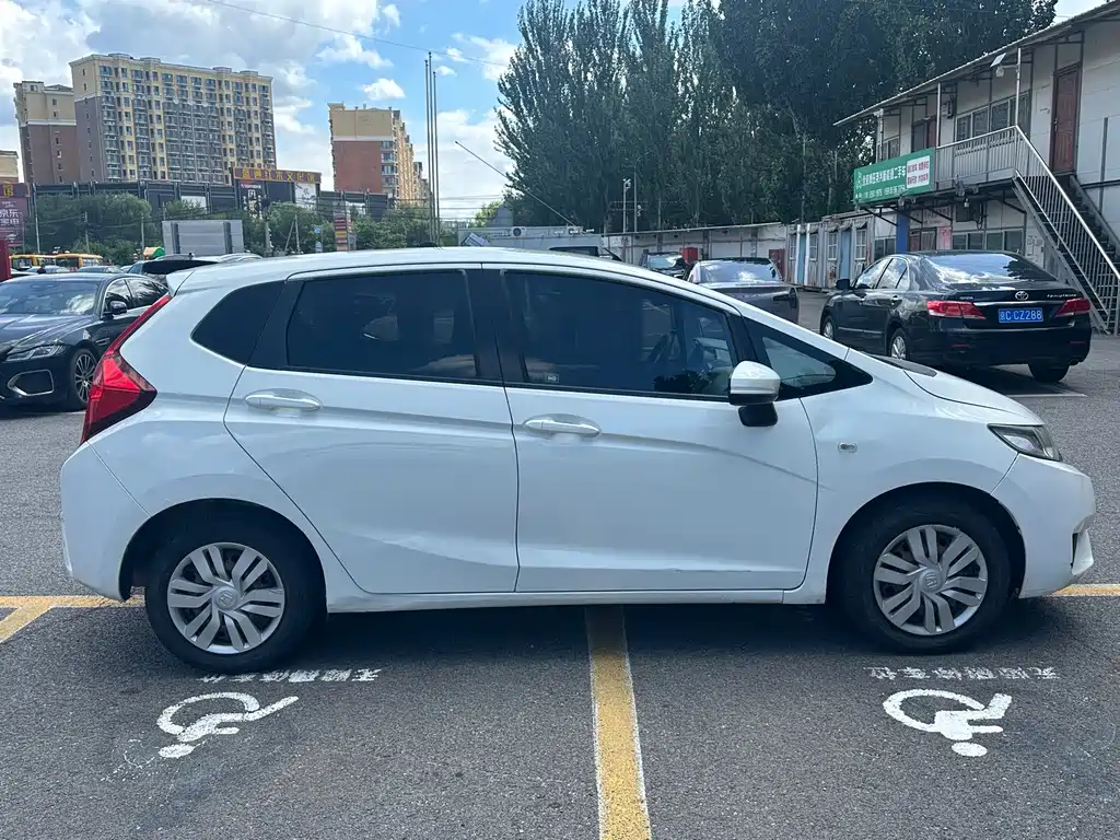 Honda Fit — миниатюра 3