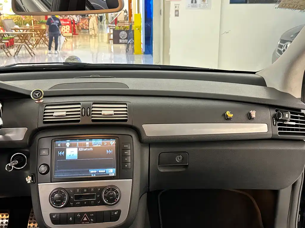 Mercedes-Benz R-Class — миниатюра 18