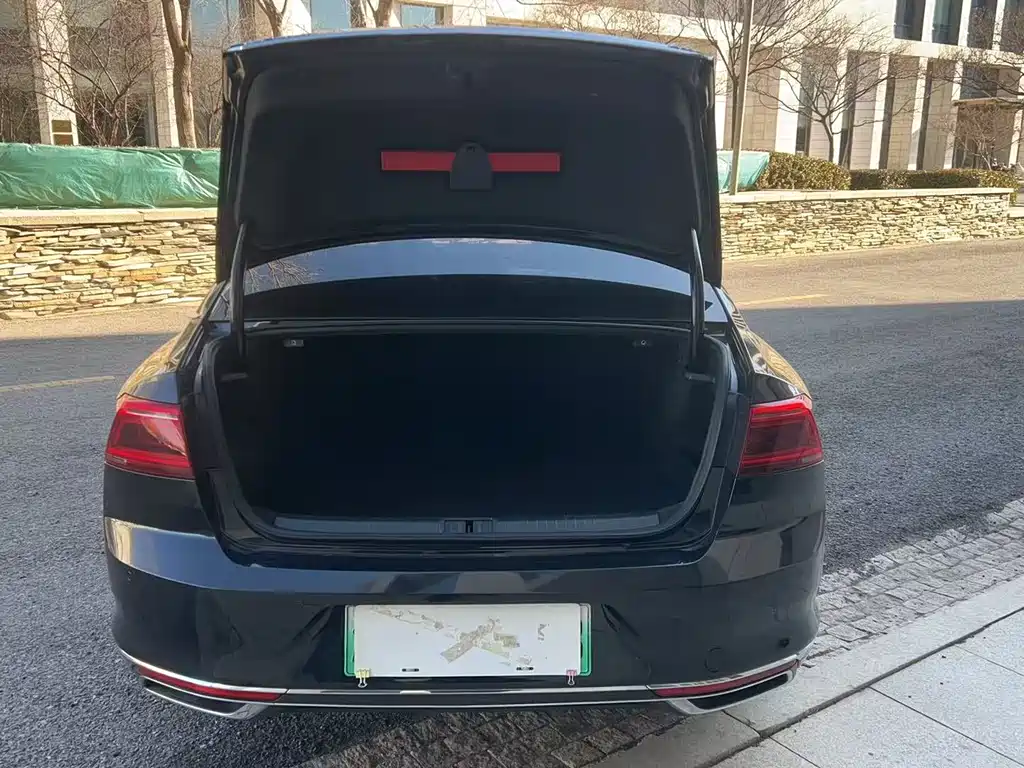 VOLKSWAGEN MAGOTAN GTE PLUG IN HYBRID