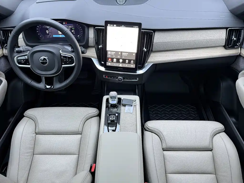 Volvo XC90 PHEV — миниатюра 22
