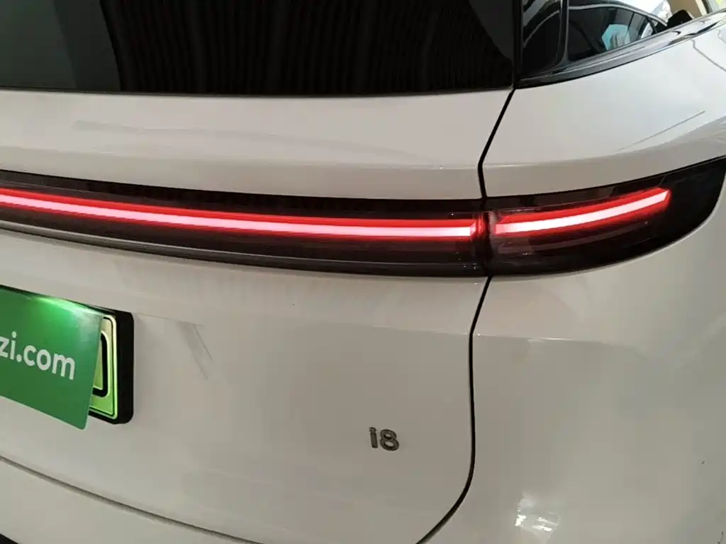 Li Auto i8 2025 Standard