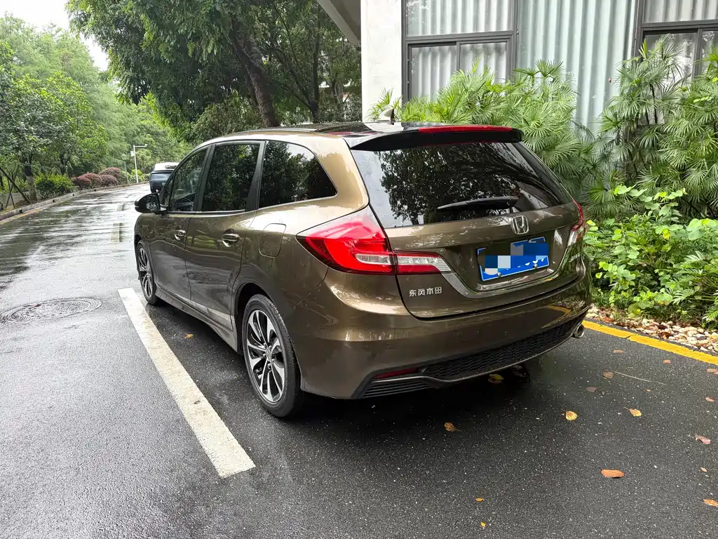 Honda Jade 2017 1.8L AT Comfort 5 мест