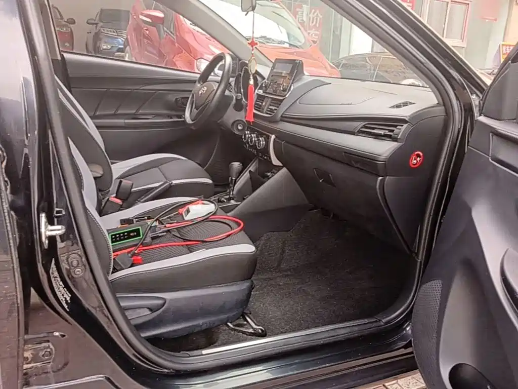 Toyota Yaris L — миниатюра 25