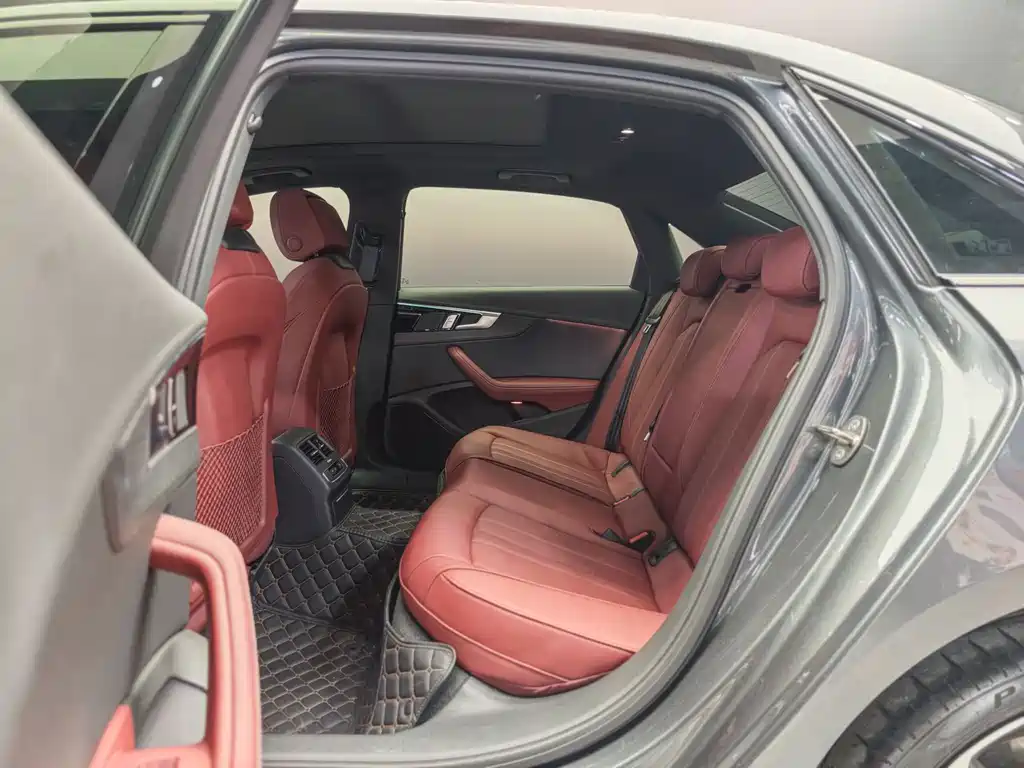Audi A4L 2024 40 TFSI Luxury