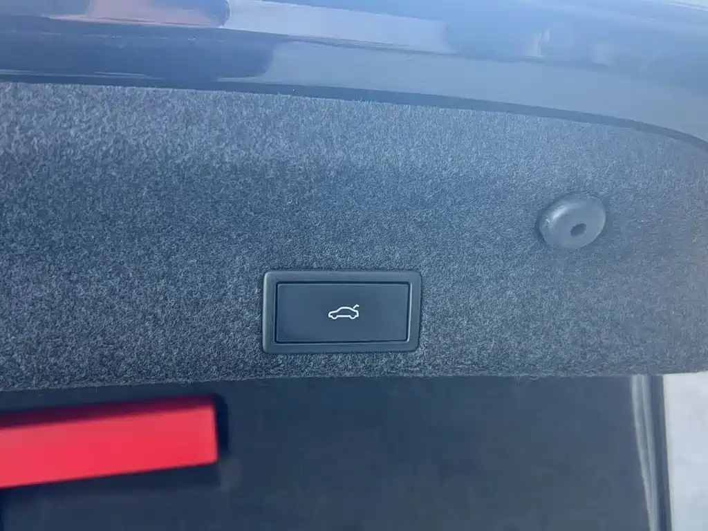 VOLKSWAGEN MAGOTAN GTE PLUG IN HYBRID