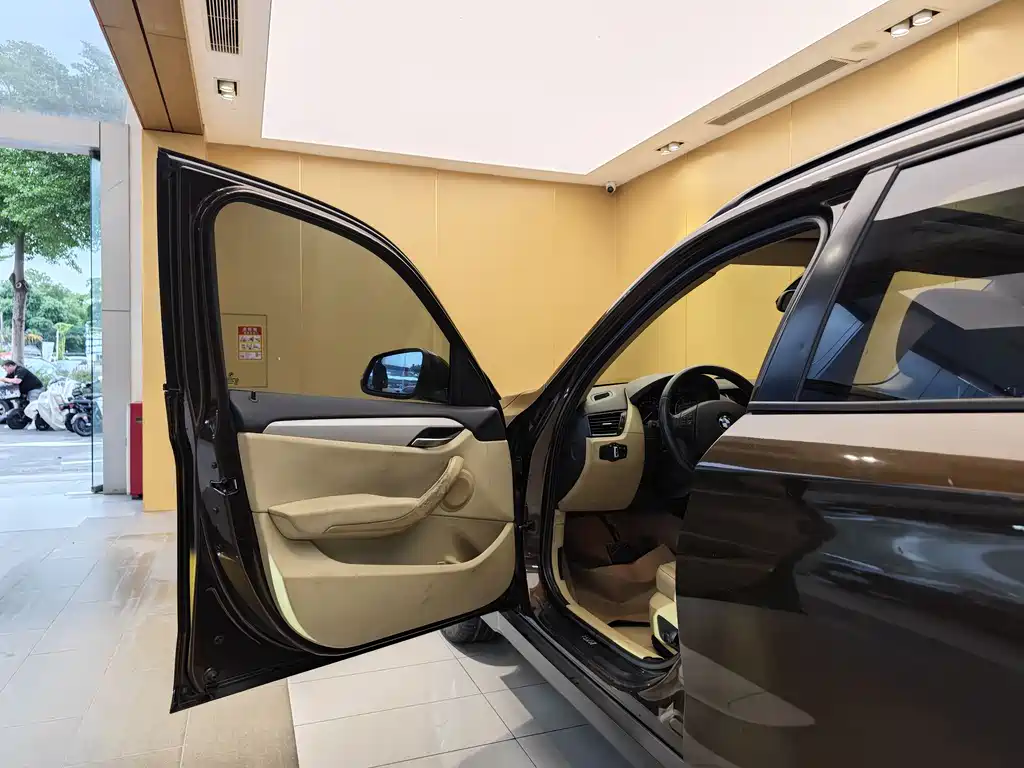 BMW X1 2012 sDrive18i Luxury