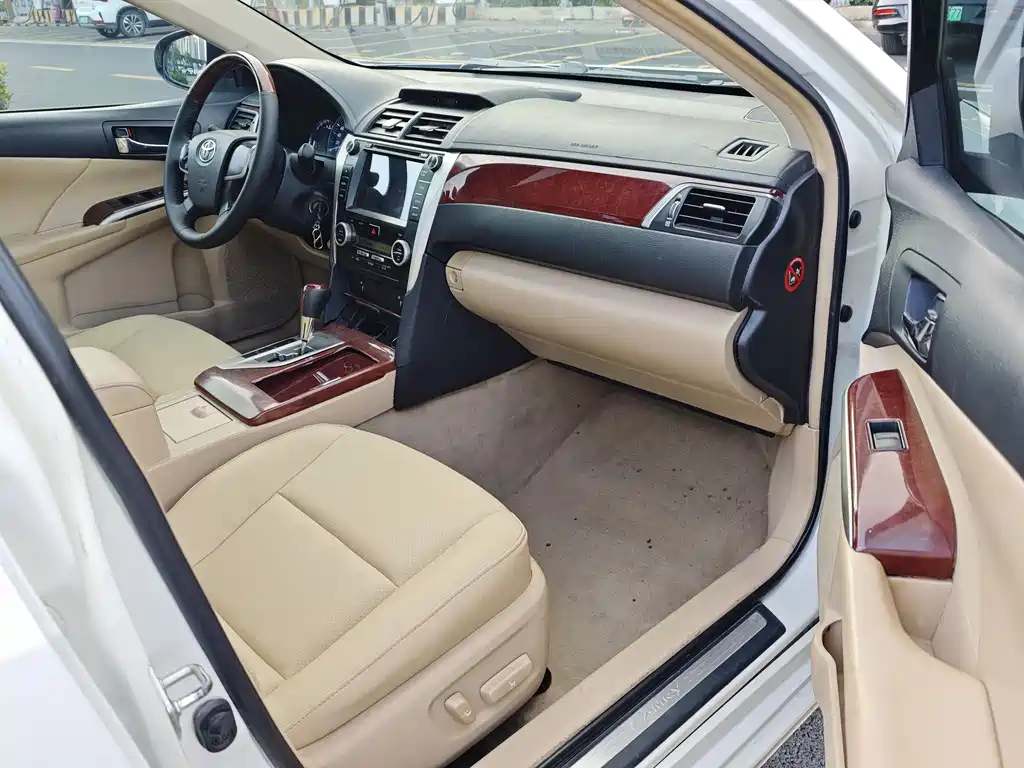Toyota Camry 2013 2.0G Comfort