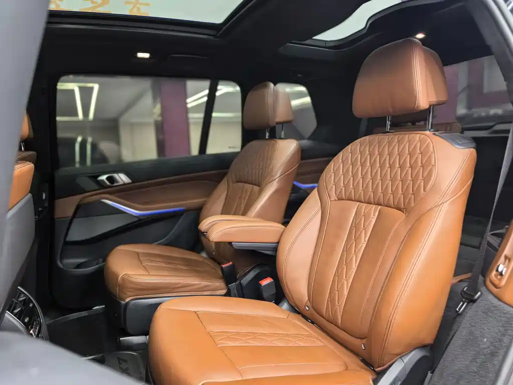 BMW X7 — миниатюра 33