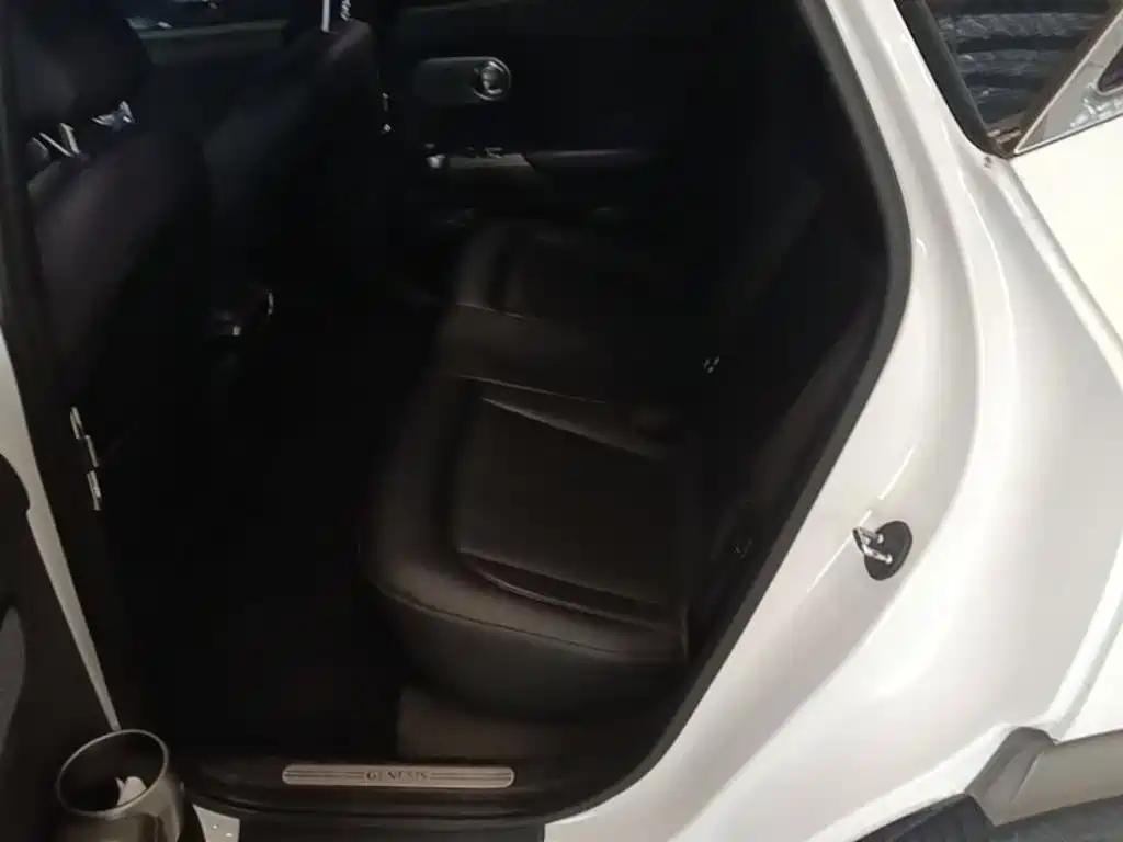 Genesis GV60 — миниатюра 22