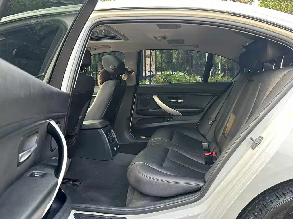 BMW 3 Series — миниатюра 5