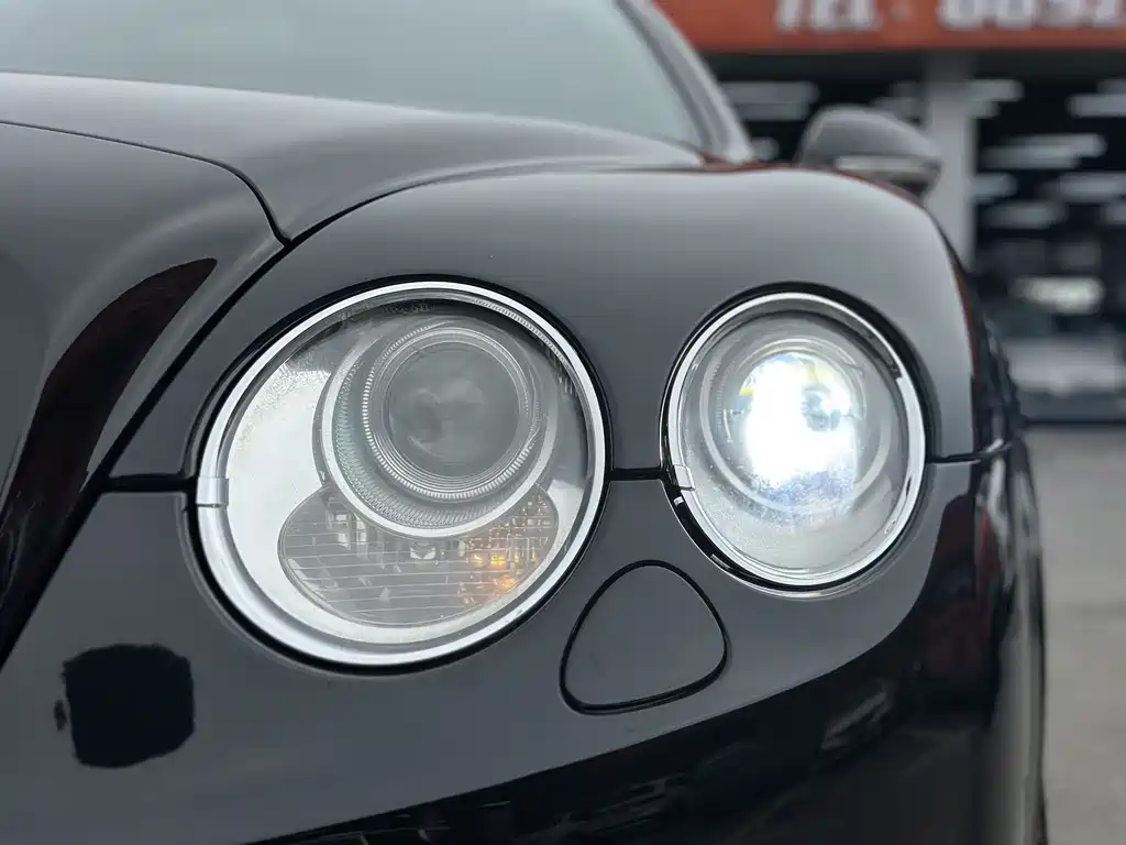 Bentley Flying Spur 2010 6.0T мест