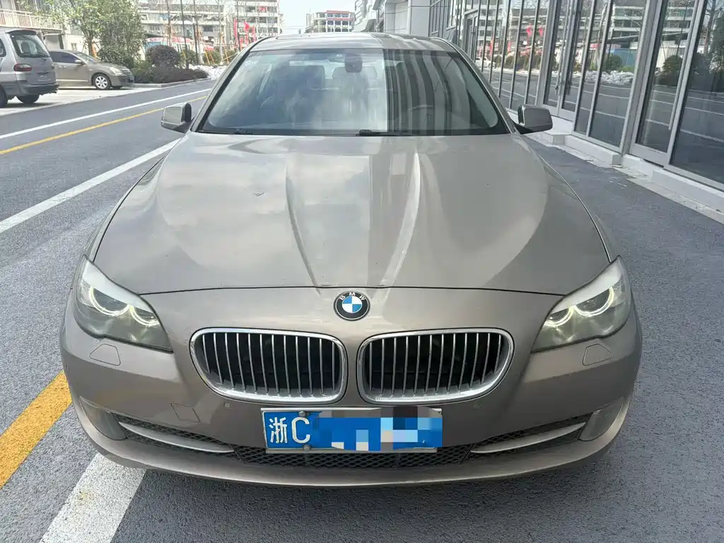 BMW 5 Series — миниатюра 2