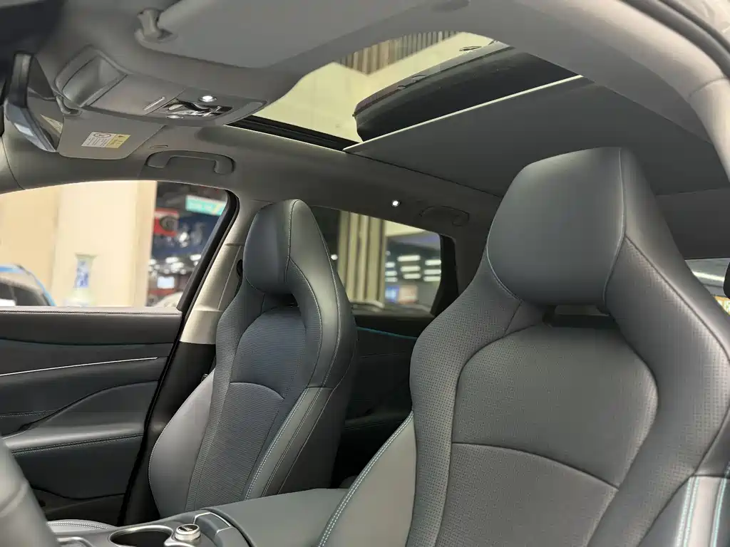 BYD SEA LION 07 DM I