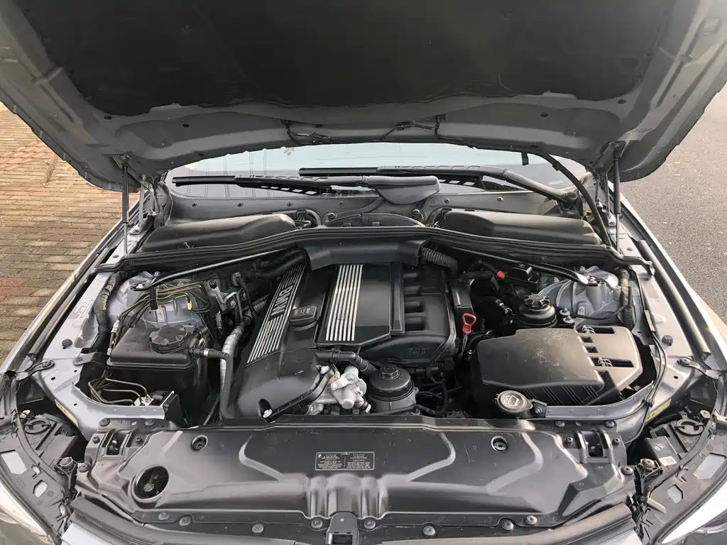 BMW 5 Series — миниатюра 27