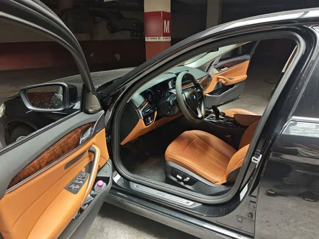 BMW 5 Series — миниатюра 12