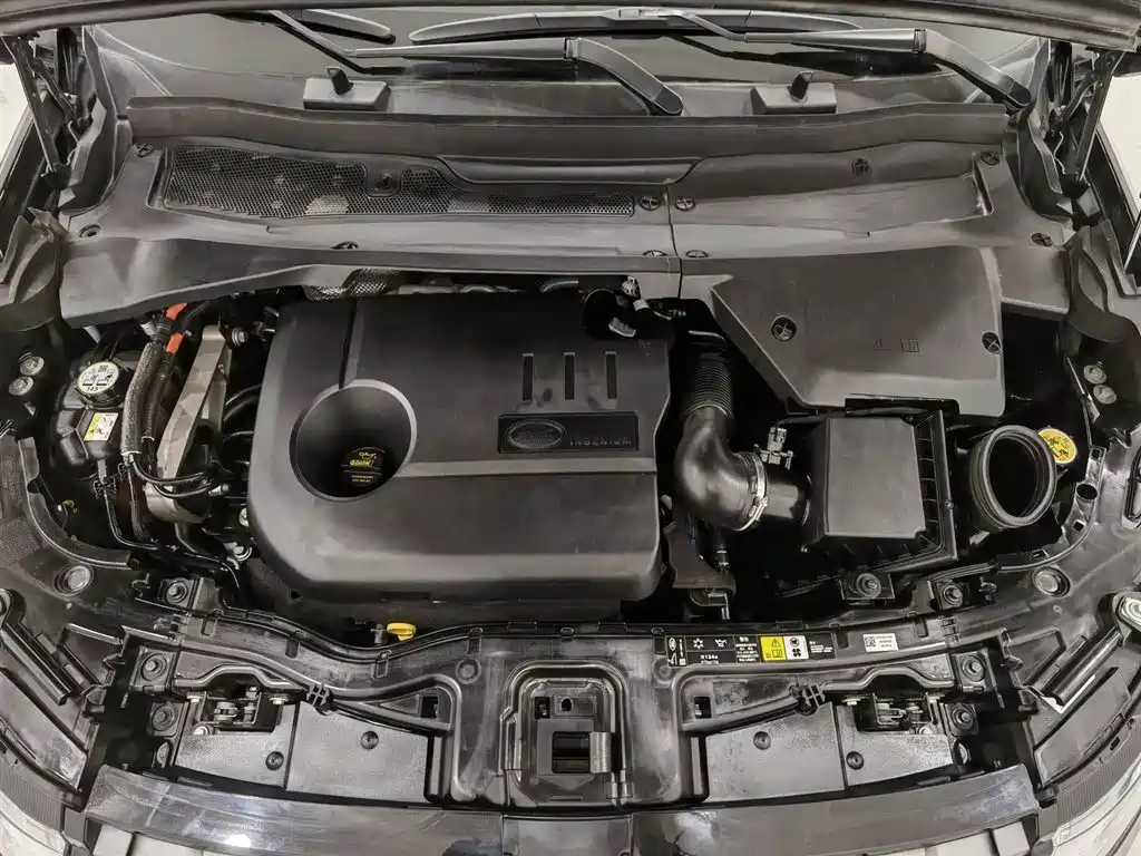 LAND ROVER DISCOVER NEW ENERGY SOURCES FOR SPORTS