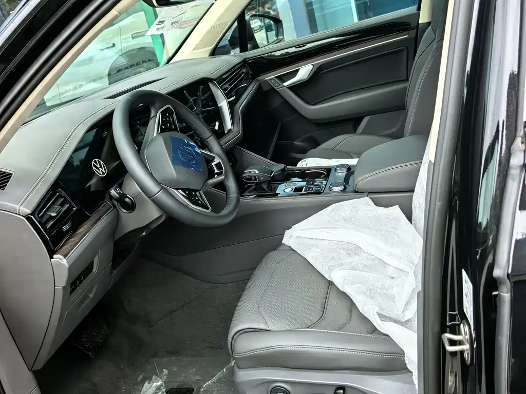 Volkswagen Touareg 2026 3.0TSI Sport