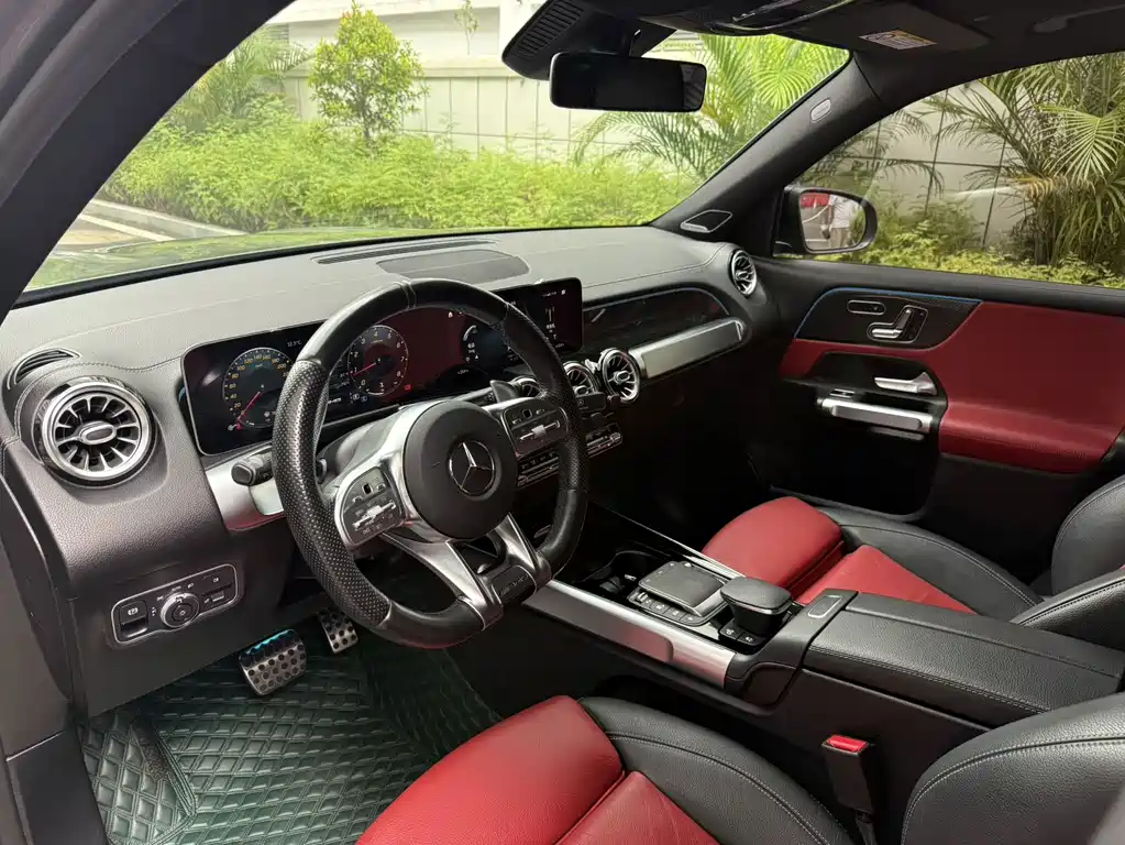 Mercedes-Benz GLB AMG — миниатюра 10