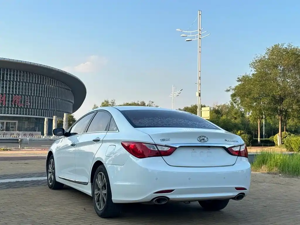 Hyundai Sonata — миниатюра 6