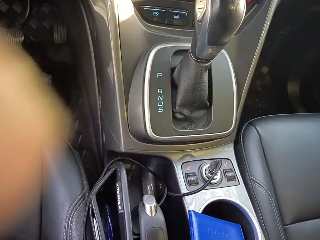 Ford Kuga — миниатюра 15