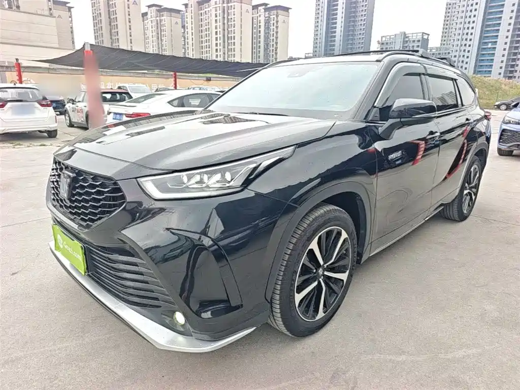 Toyota Crown Kluger 2023