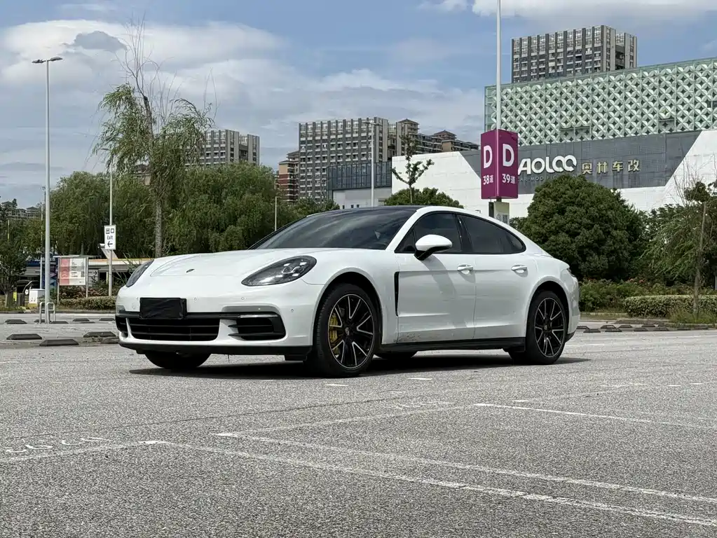 Porsche Panamera 2018
