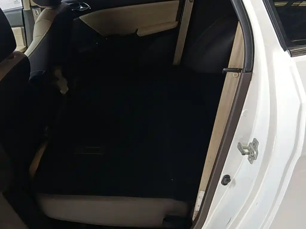 Baojun 310W — миниатюра 17