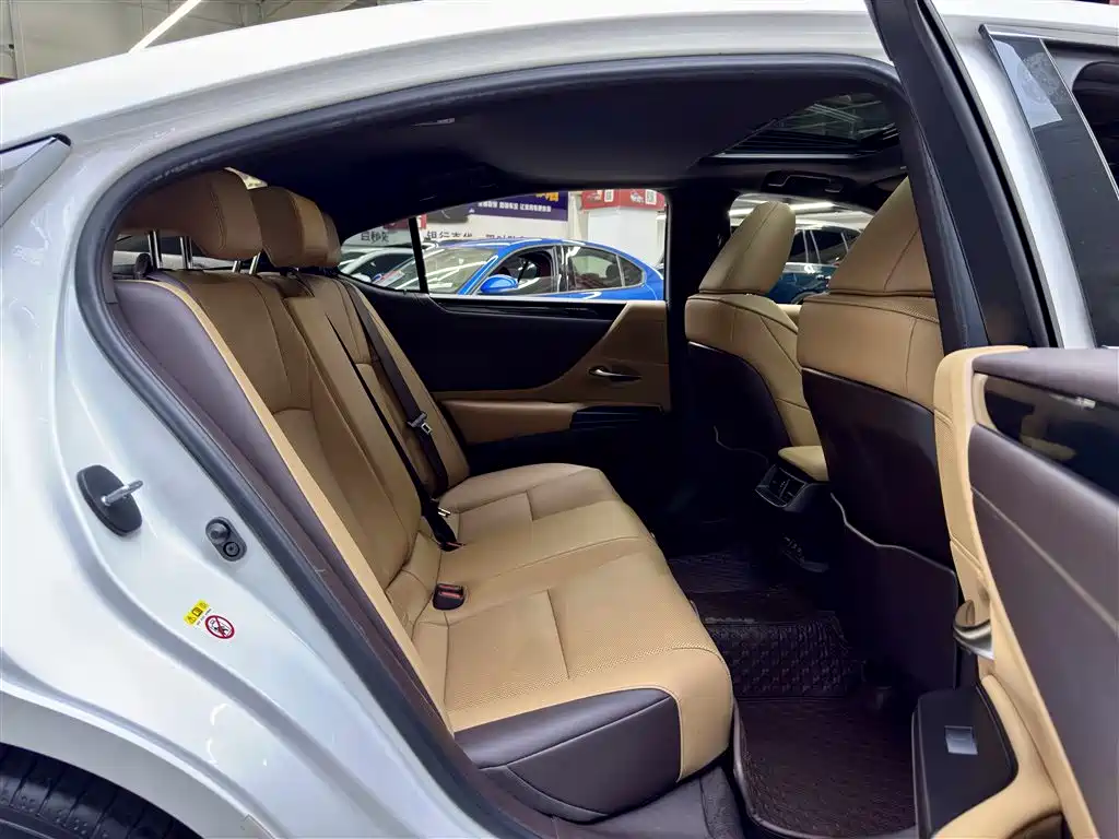 Lexus ES — миниатюра 6