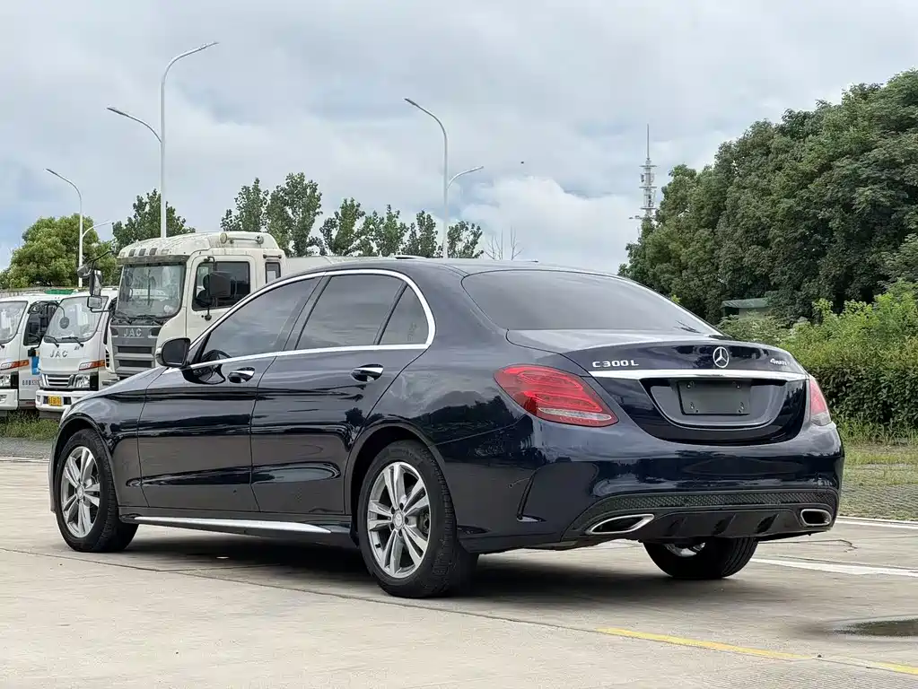 Mercedes-Benz C-Class — миниатюра 8