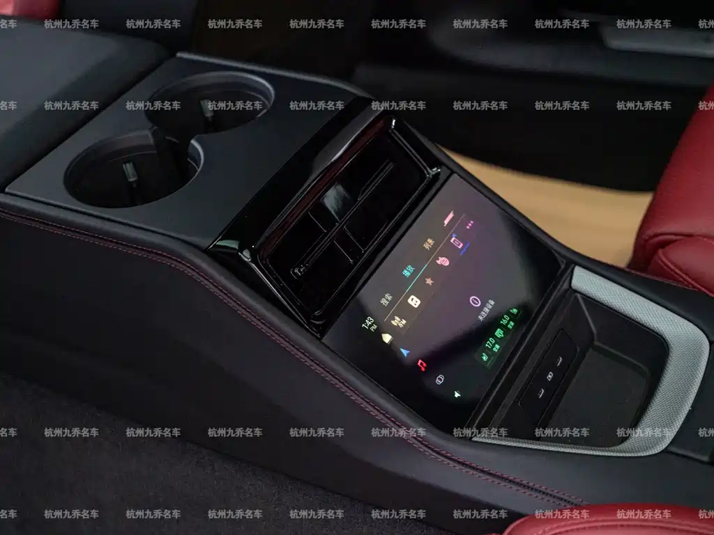 Porsche Panamera — миниатюра 24
