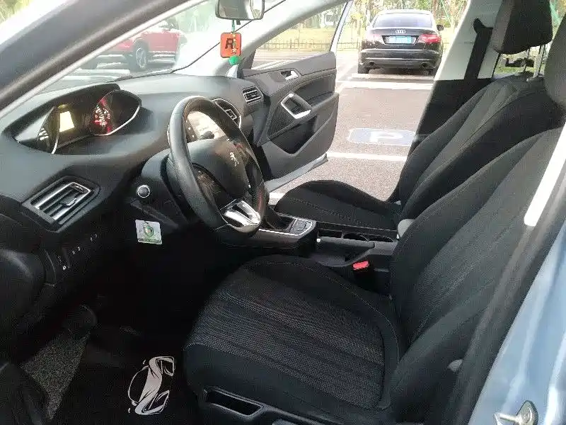 PEUGEOT  308S