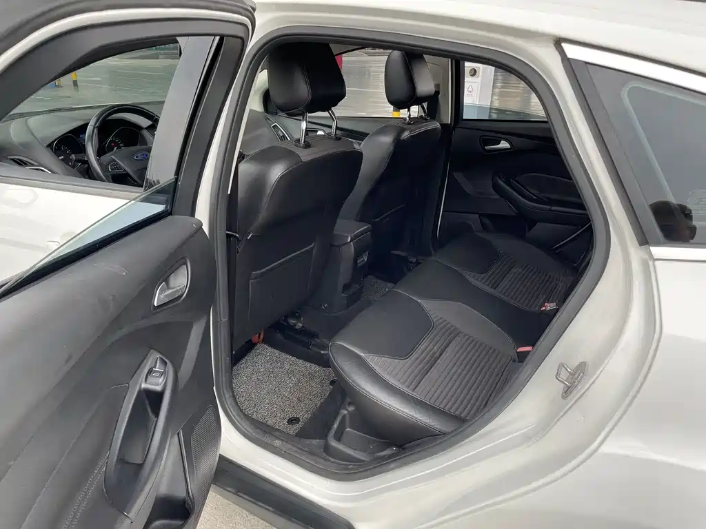Ford Focus — миниатюра 9