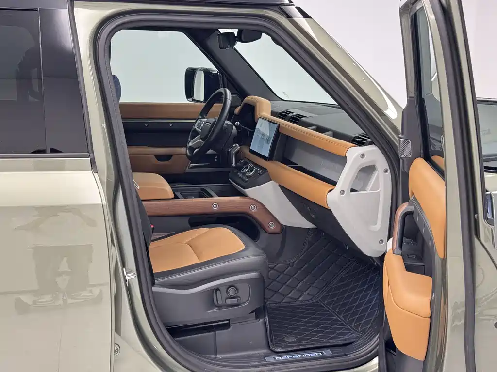 Land Rover Defender — миниатюра 17