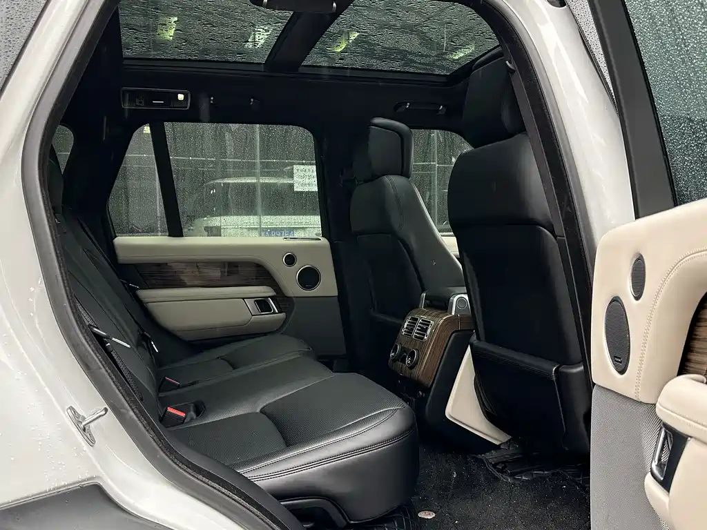 Land Rover Range Rover — миниатюра 8
