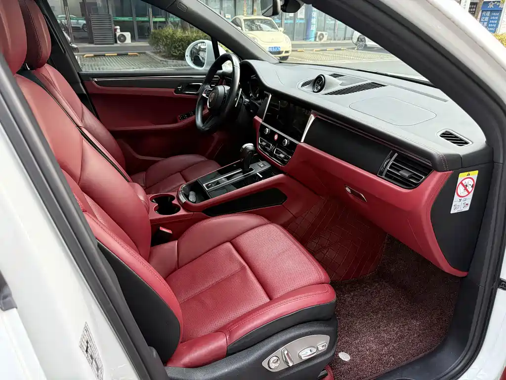 Porsche Macan — миниатюра 13