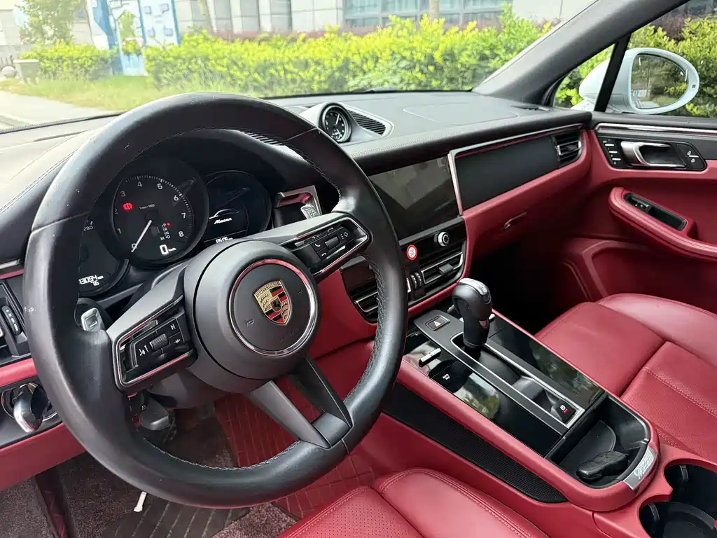 Porsche Macan — миниатюра 14