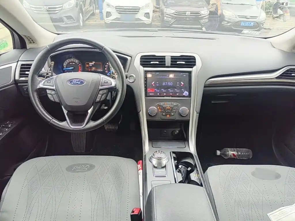 Ford Mondeo — миниатюра 10