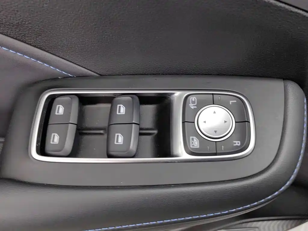 Roewe RX5 — миниатюра 9