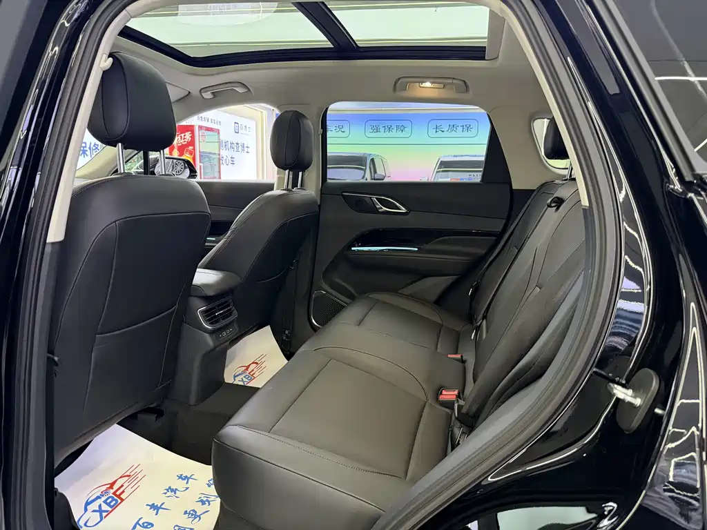 Hongqi Hongqi HS3 PHEV — миниатюра 7