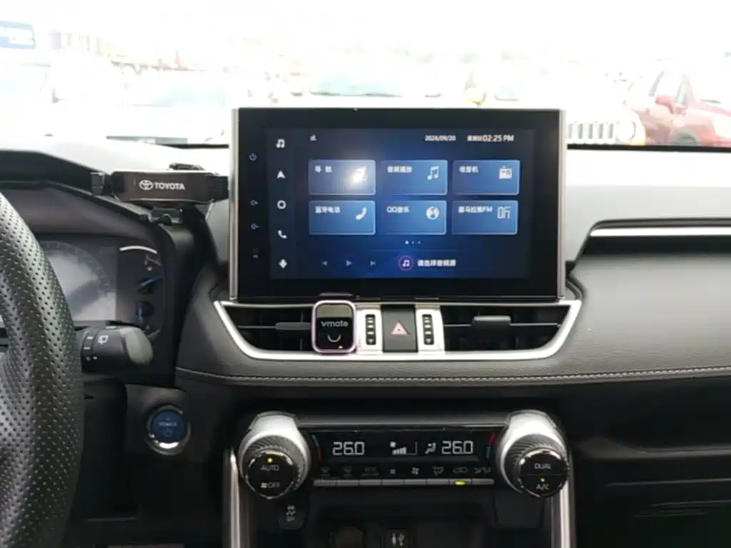 Toyota RAV4 — миниатюра 13