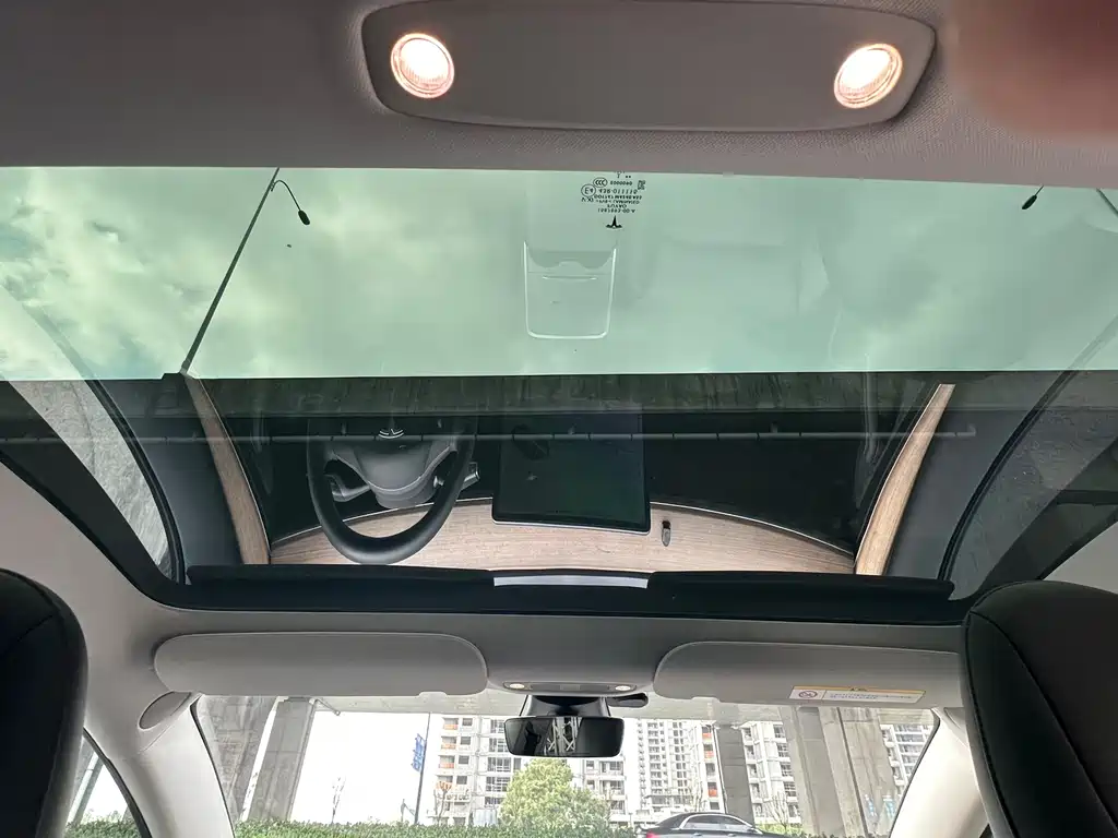 Tesla Model 3 — миниатюра 14