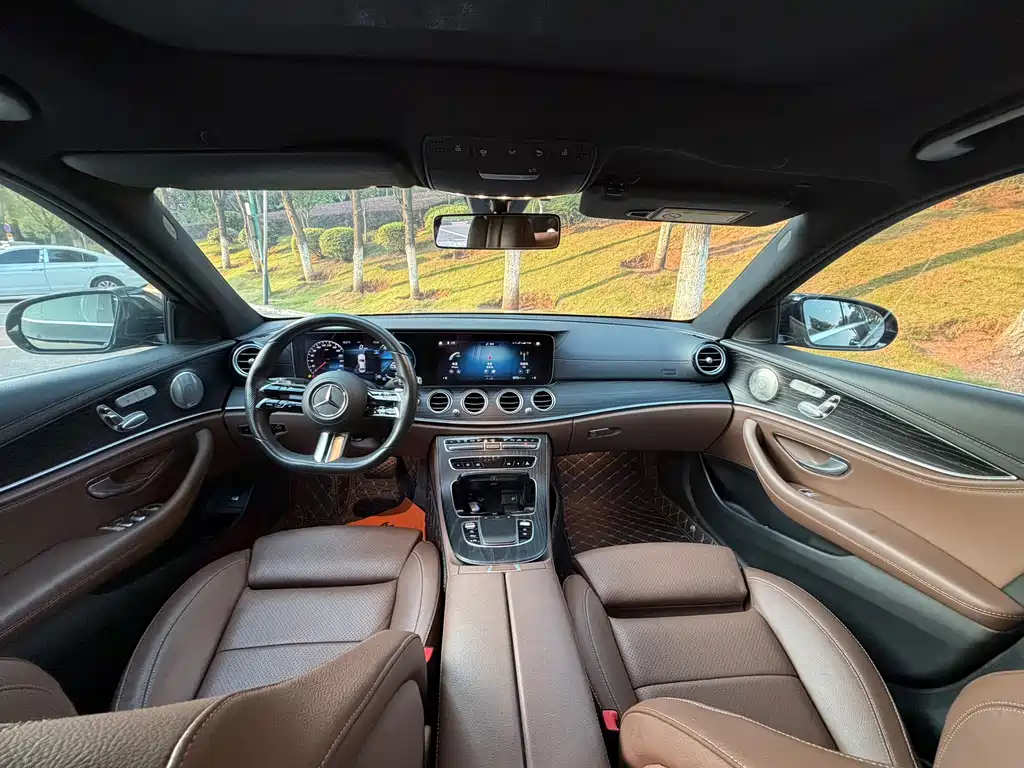 Mercedes-Benz E-Class — миниатюра 5