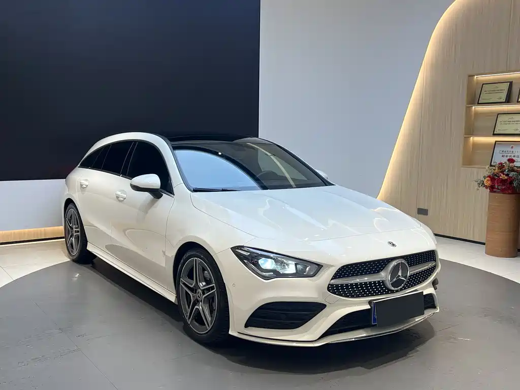MERCEDES-BENZ CLA