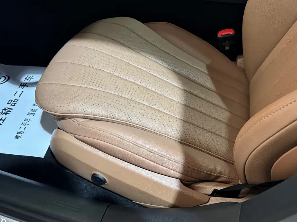 Mercedes-Benz E-Class — миниатюра 12