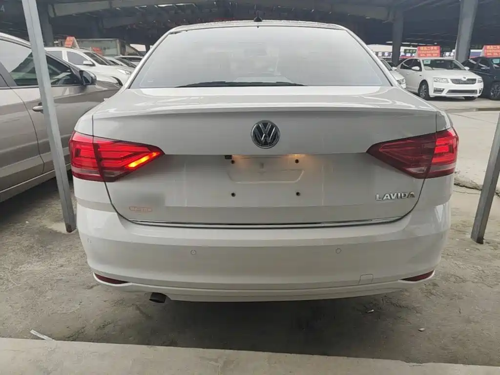 Volkswagen Lavida — миниатюра 6