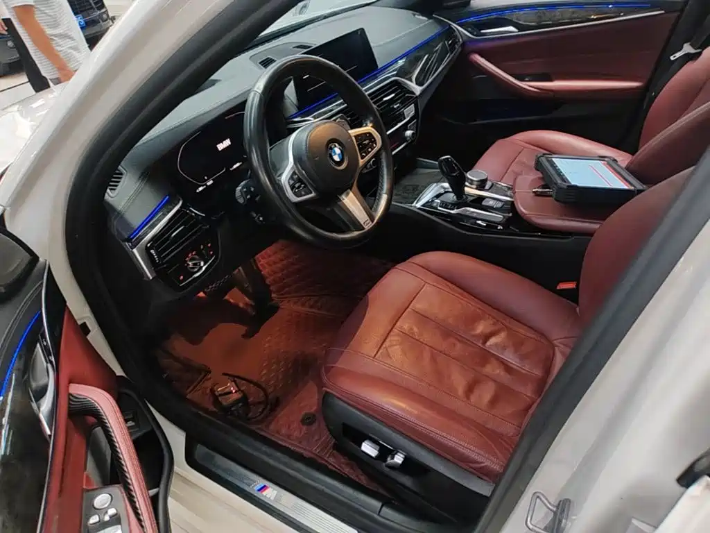 BMW 5 Series — миниатюра 15